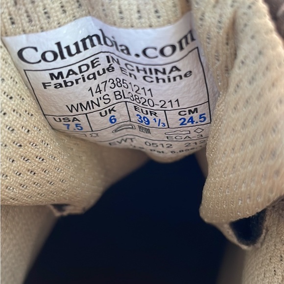 Colombia Hiking Boots - Picture 4 of 5